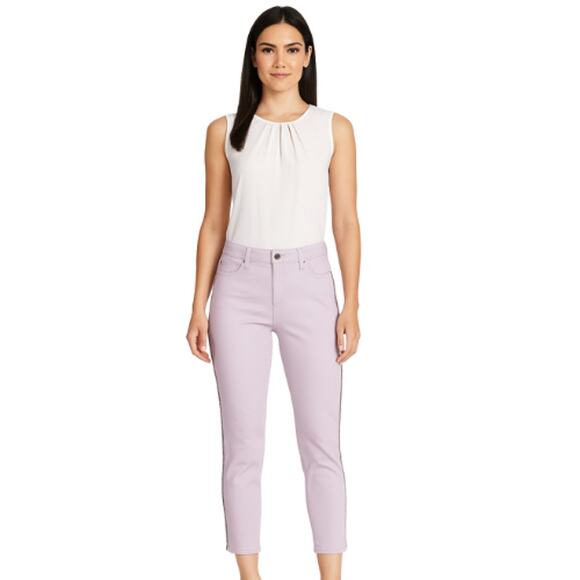 White House Black Market Denim - White House Black Market Skinny Crop in Orchid Hush NWT Size 6